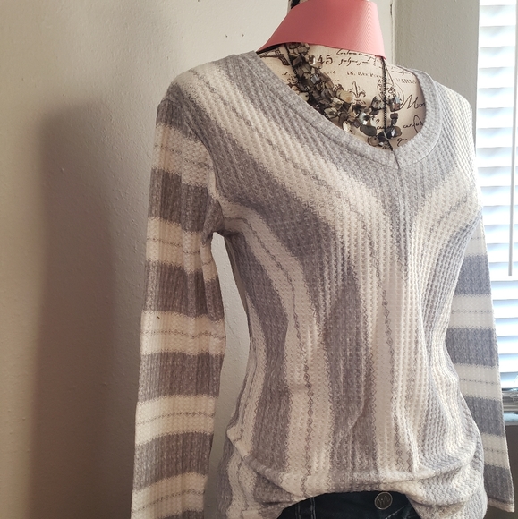 Sweater - Picture 2 of 5